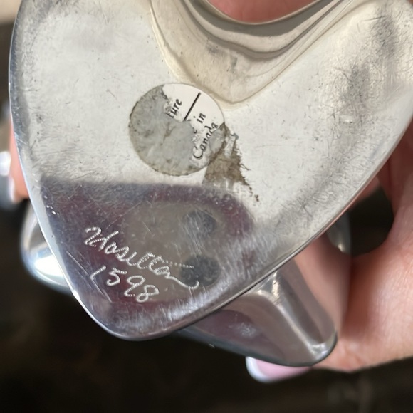 Set of Hoselton Canada penguin cast aluminum sculptures. - Picture 6 of 7